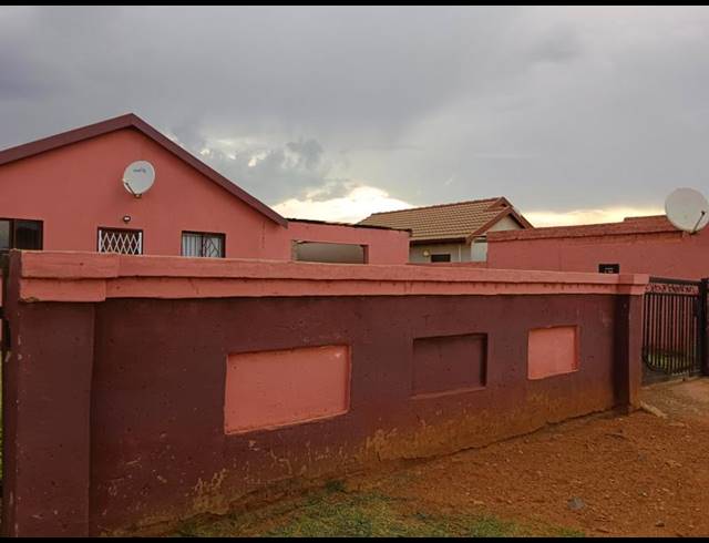 2 BEDROOM HOUSE FOR SALE IN LAKESIDE